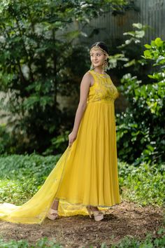 Yellow Anarkali Suit Duppata for Women Anarkali Gown Suits Wedding Outfits For Women Chinnon Silk Dress For Women Organza Dress Party Dress Item Contain -  Anarkali Suit with Duppata Material : Chinnon, Silk, Organza  Sleeves : Sleeveless Color : Yellow  Work : Hand Embroidery Bhandej Aplic  Top Length : 50 Color Declaration:- Aukar Yellow  XS Bust: fits bust around 33"-34"/ 84-86 cm Waist: fits waist around 27"-28"/ 69-71 cm Hips: fits hips around 37"-38.5"/ 94-97 cm Armhole : fits armhole arou Short Anarkali Suits, Yellow Anarkali Suits, Short Anarkali, Suit Gown, Yellow Anarkali, Women Ethnic Wear, Silk Anarkali Suits, Wedding Outfits For Women, Silk Anarkali