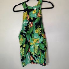 Love The Item But Not The Price? Send Me An Offer! New Without Tags! *Flat Measurements* Bust (Pit To Pit): 21.75" Length: 28" 55% Linen, 45% Rayon Questions? Leave Them Below! Green Sleeveless Halter Top For Vacation, Green Sleeveless Top For Vacation, Sleeveless Tropical Print Halter Top For Spring, Sleeveless Green Top For Vacation, Sleeveless Tropical Print Tops For Vacation, Sleeveless Tropical Print Halter Top For Vacation, Tropical Sleeveless Halter Top For Summer, Black Racerback Top For Vacation, Tropical Halter Top For Summer