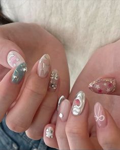 #y2k #aesthetic #nails  #nailart Y2k Aesthetic Nails, Y2k Nail Art, Y2k Nail, Y2k Spring, Makeup Nails Art, Aesthetic Nails, Y2k Nails, Cute Gel Nails