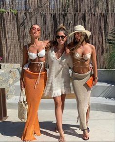 These Are The Ibiza Outfits Everyone's Wearing This Summer - CLOSS FASHION