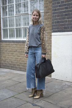 Wide Leg Raw Hem Jeans Outfit, Cropped Raw Hem Jeans Outfit, Culotte Style, Denim Trends, Looks Style, Mode Inspiration