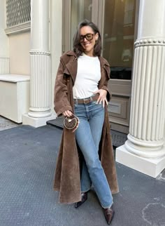 Chic Oversized Brown Leather Jacket, Oversized Brown Leather Outerwear, Chic Brown Shearling Outerwear, Outfit Inspo Spring, Chic Outfits Classy, Outfit Work, Outfits Classy, Fall 24, Classy Style