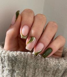 50+ Cute Fall Nail Designs You'll Be Obsessed With All Season Milky Nails, November Nails, Green Nail Designs, Smink Inspiration, Fake Nails With Glue