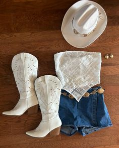 White Crochet Lace Smocked Bandana Top Cute Outfits For Festivals, Country Outfits Jean Shorts, Cowgirl Outfits Nashville, Long Jean Skirt With Cowboy Boots, Nashville Outfits Skirt, Ccmf Outfit Ideas, Western Theme Outfits Women, Beachy Western Outfits, Hoedown Throwdown Outfit