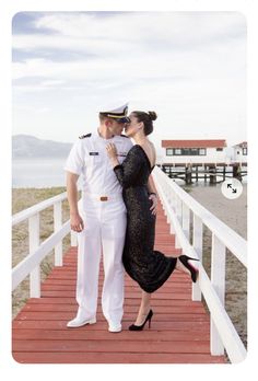 Wedding Dress Cuts, Army Outfit, Outfit Couple, Beautiful Engagement Photos, Kate Middleton Wedding, Military Couples