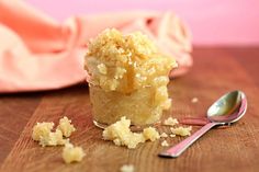 Honey Sugar Scrub Homemade Lip Scrub, Sugar Scrub Homemade Recipe, Coconut Oil Sugar Scrub, Easy Sugar Scrub, Diy Lip Scrub, Diy Sugar Scrub Recipe, Lemon Sugar Scrub, Lip Scrub Recipe