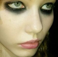 Messy Goth Makeup, Goth Grunge Makeup, Grunge Punk Aesthetic, Maquillage Goth, Funky Makeup, Goth Makeup