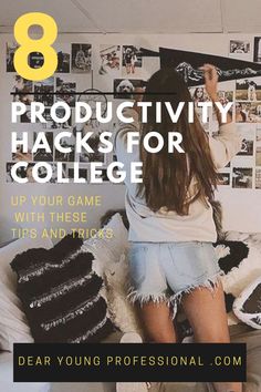 Every feel like you just waste time between your classes? You want to be more proactive but then you get lost in the endless scroll of social media. You need a plan to keep you productive and focused. Here's 5 Ways to stay productive in between college classes.  #collegeproductivity #productiveday #productivecollegetimemanagement Studying Hacks, College Productivity, Life Audit, College Guide, College Things, College Checklist, College Preparation, College Supplies, College Lifestyles