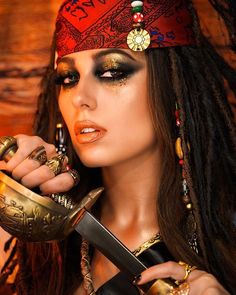 Karneval Diy, Halloweenský Makeup, Pirate Cosplay, Female Pirate Costume, Pirate Halloween Costumes, Pirate Halloween