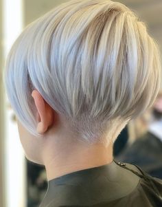 Short White Hair, Pixie Cut With Bangs, Blonde Pixie Cuts, Short Hairstyle, Short Blonde