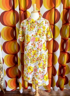 A B O U T Circa: 70s  Brand/Tag: JcPenney (Misses) Condition: Flaws/wear to be expected on all of our items. Our items are vintage, which means they are PRE-LOVED.  Details: Vntg JcPenney Misses Robe Dress Floral Print Yellow Pink Orange L 70s Retro Groovy  S I Z I N G    * ALL ITEMS ARE MEASURED FLAT * To find the circumference of a measurement, simply double. This will be your accurate size.  Any tags listed are considered "vintage sizing", so please make sure to check measurements for accurat Retro Groovy, Women's Nightgowns, 70s Retro, 70s Inspired, Brand Tags, Dress Floral, 70s Fashion, Floral Print Dress, Pink Orange