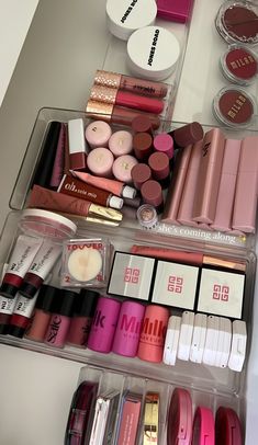 Perfect Eyeshadow, Makeup Collection Storage, Classy Makeup, Makeup Organizers