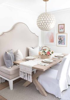 asymmetrical gallery wall above dining room table Diy Banquette Seating, Diy Banquette, Eating Nook, Kitchen Banquette, Thistlewood Farms, Dining Room Furniture Modern, Modern Mediterranean