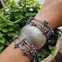 Bracelets Indian, Personalized Silver Jewelry, Solid Silver Bracelets, Antique Silver Jewelry, Bangles Jewelry Designs, Bangles Style, Great Gifts For Mom, Silver Jewelry Fashion, Bangle Designs