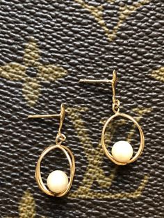 14 karat gold encaged Pearl Drop earrings 1960s Tested 14k Marked 14k Formal Gold Wire Wrapped Earrings, Gold Wire Wrapped Earrings For Formal Occasions, Formal Wire Wrapped Drop Earrings, Filigree Bracelet, Nautical Looks, Navajo Rings, Yellow Ribbon, Brass Bracelet, Pretty Box