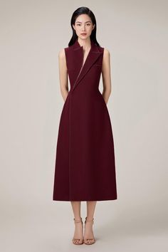 High Fashion Work Wear, Elegant Work Dress, Formal Work Dresses, Mean Blvd, Maroon Dress, Gauze Dress, Evening Dress Fashion, Moda Vintage, Life Tips