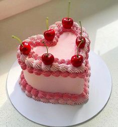 Pink cake feminine cakes 
It girl cake 
Red and pink frosting 
Cherry topping
Heart shaped cake Bolo Vintage, Heart Shaped Cake, Cake Mini, 귀여운 음식 그림, Heart Cakes, Shaped Cake, Heart Shaped Cakes, Pretty Dessert