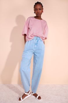 Colin Jeans in Light Blue l Small Talk Lf Markey, Jeans Light Blue, Tapered Leg Jeans, Warm Weather Outfits, Acid Wash Jeans, Colorful Shoes, Woman’s Day, Jeans Light, Washed Jeans