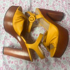 They Are Pre Owned But Not Used And Have A Small Imperfection On The Right Heel Inner Side Due To Handling And Are In Excellent Condition.Leave A Comment Below! It’s Encouraged To Negotiate With The Price!! Veronica Beard, Heeled Sandals, Shoes Women Heels, Sandals Heels, Shoes Heels, Im Not Perfect, Women Shoes, Sandals, Heels