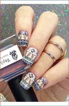 Christmas Acrylic Nail Designs, Trending Christmas Nails, Easy Christmas Nail Designs, Cute Christmas Nail Designs, Christmas Nail Designs Easy, Holiday Nail Ideas, Simple Christmas Nails, Nails Festive, Winter Nail Art Designs