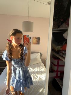 Brunette Halloween, Costumes Brunette, Dorothy Halloween, Dorothy Halloween Costume, Wizard Of Oz Costume, Costumes For Teenage Girl, Halloween Costumes Brunette, Oz Costume, Wizard Of Oz Dorothy