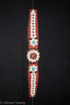 Ceinture berbère refaite avec de véritables corail et coquillages , boho ceinture vintage morocco Matériel ◈ : corail et coquilliage Région de ◈ : Afrique, Afrique du Nord, Maghreb, Maroc, vallée du Draa La culture ◈ : africain, berbère,touareg Nom vernaculaire ◈ : hzzam lodaa ◈ utiliser : la parure des femmes ◈ technique : Poids ◈ : 345 g Longueur ◈ : 80 cm Largeur ◈ : 10 cm free dhl shipping Traditional Handmade Multicolor Belts, Multicolor Bohemian Belt For Festivals, Vintage Embroidered Belt For Festival, Vintage Embroidered Festival Belt, Handmade Multicolor Belt For Festivals, Handmade Multicolor Belts For Festival, Handmade Bohemian Multicolor Belt, Handmade Multicolor Bohemian Belt, Silver Engraved Bracelet