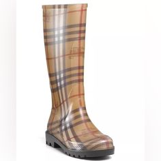 I Love The Rain Boots But They Didn’t Fit Me! *** I Cleaned The Rain Boots After Purchasing Them & Have Never Worn Them. I Love The Rain, White Rain Boots, Love The Rain, Burberry Rain Boots, Rain Boots Women, Burberry Shoes, Vintage Burberry, Burberry London, Rubber Boots