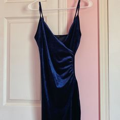 - Brand: Forever 21 - Size: Small - Condition: Nwt / Excellent - Color: Navy Blue - Velvet Dress - Adjustable Spaghetti Straps Please Comment If You Have Any Questions :) Forever 21 Blue Dress For Date Night, Blue Forever 21 Dress For Date Night, Forever 21 Blue Dress For Night Out, Navy Blue Velvet Dress, Forever 21 Black Dress, Burgundy Mini Dress, Plaid Jumper, Brown Mini Dress, Mini Gold Dress