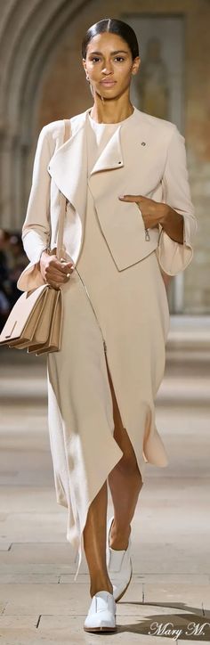 #Akris #Spring2025RTW #Fashionrunway Fashion 2025, Church Fashion, Lovely Dresses, Minimal Fashion, Moda Fashion, Color Trends, Runway Fashion, Spring Fashion, Chic Style