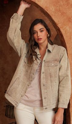 A studded lightweight corduroy jacket. Tan Corduroy Jacket Outfit, Corduroy Jacket Outfit, Trendy Fall Outfits, Cowl Neck Top, Spirit Wear, I Love A, Trendy Clothes For Women, Corduroy Jacket, Fallout