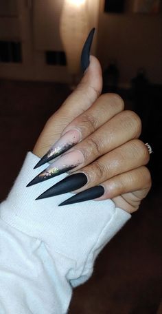 Black Nails Acrylic Stilettos, Square And Stiletto Nails Together, Black French Tip Stiletto Nails, Black Stilleto Nails Designs, Long Black Stiletto Nails, Black Pointy Nails, Black Stiletto Nails Design, Halloween Nails Stiletto, Black Nails Stiletto