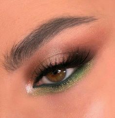 Makeup Verde, Christmas Eyeshadow Looks, Christmas Eyeshadow, 2023 Makeup, Pinterest Makeup