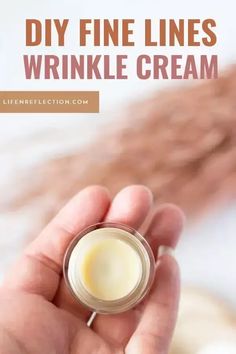 Effective homemade wrinkle remover cream for fine lines and crow’s feet with the best anti-aging oil and nature’s botox. Make it now! Diy Wrinkle Cream, Diy Wrinkles, Homemade Wrinkle Cream, Face Cream For Wrinkles, Lotion For Oily Skin, Tips For Oily Skin, Diy Anti Aging, Skin Care Wrinkles, Baking Soda Shampoo