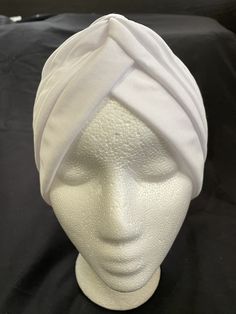 Turbante blanco / White turbans Adjustable White Headscarf Band, Elegant White Fitted Turban, Elegant Fitted White Turban, Elegant White Headband Headwrap, Elegant White Headwrap Headband, White One-size Summer Turban, White Summer Beach Headwrap, Elegant White Headwrap One Size Fits Most, White Headband-style Headwrap