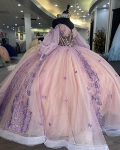 Vestido Color Lila, Quince Dresses Purple, Xv Dresses, Ball Gown Quinceanera Dresses, Quinceanera Themes Dresses, Sweet 15 Dresses, Purple Princess, Pink Ball Gown, Disney Wedding Dresses