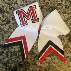 Custom cheer bow designed in your team colors. Cheer bow with chevron tails and letter.  Great gameday bow, sideline cheer bow, school bow by lovelydesignsbyL on Etsy Cheer Bow Ideas, Sideline Cheer, Cheerleading Bow, Custom Cheer Bows, Cheer Hair Bows, Cheerleading Bows, Cheer Coach, Cheer Hair