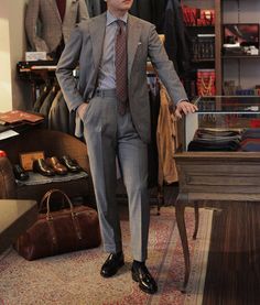 Sharp Suits For Men, Grey Suit Combinations, John Spencer, Visual Merchandiser, Shark Skin, Suit Combinations, Navy Striped Shirt, Classy Suits, Look Formal