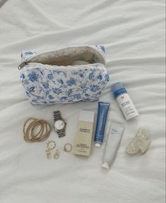 Blue Girl, Coastal Grandmother, Beach Birthday, What In My Bag, Summer Fridays, Essential Bag, Clean Girl, Amalfi Coast