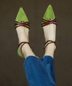 Elegant Green Suede High Heel Sandals Cross StrapMade of:-Suede Upper.-OX Tendon sole-Genuine Leather cushioned insole.2.55"/6.5cm high heel Heel Shift Dress Casual, Woolen Dresses, Suede High Heels, Oversize Casual, Grey Knit Sweater, Leather Cushion, Oversized Dress, Grey Pullover, Green Suede