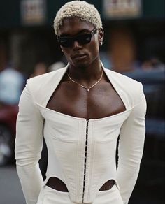 Mode Queer, Gender Fluid Fashion, Genderless Fashion, Corset Fashion, Queer Fashion, Androgynous Fashion, Dion Lee, Black Man