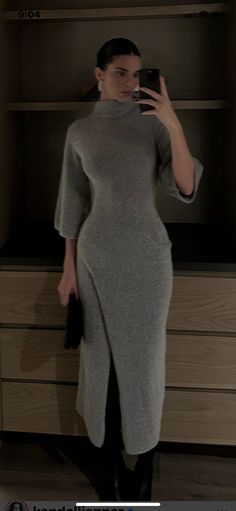 Grey Knit Dress Outfit Winter, Classy Winter Dress Outfit, Proposal Dress Engagement, Birthday Outfit Winter Classy, Luxury Casual Outfit, Midi Dress Outfit Winter, Birthday Outfits Winter, Dress Sweater Outfit, Casual Minimalist Outfit