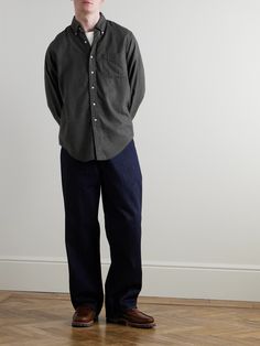 In the early 2000s, OrSlow founder Ichiro Nakatsu would visit Osaka's American Village and buy vintage pieces from across the pond. This shirt is inspired by 'Made in USA' styles, with its relaxed cut and hard-wearing fabrication. It's made from cotton and Lyocell-blend flannel and has a preppy button-down collar. Male Fashion Inspiration, Men’s Button Up, Mens Button Down, Boys Outfits Aesthetic Casual, Mens Button Up Shirts Outfits, Early 2000s Fashion Men, Boy Outfits Aesthetic Casual, 2000s Mens Fashion, Boys Outfits Aesthetic