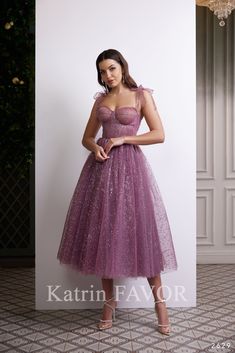 Lace Up Formal Dress, Flowy Midi Dress Formal, Graduation Dress Sparkly, Graduation Dress Purple, Midi Homecoming Dress, Bustier Dress Formal, Tea Length Dresses Formal, Purple Corset Dress, Corset Tulle Dress