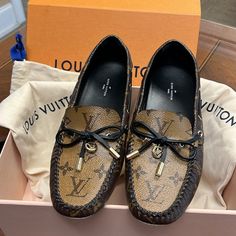 Brand New Louis Vuitton Gloria Loafers, Size M39 Luxury Brown Loafers With Flat Heel, Luxury Flat Loafers, Luxury Brown Loafers, Louis Vuitton Loafers, Louis Vuitton Shoes, Shoes Brand, Shoe Brands, Flat Shoes Women, Loafer Flats