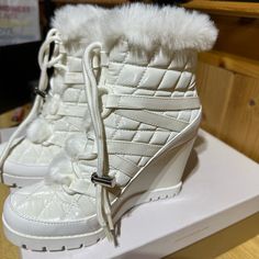 Never Worn Jessica Simpson Short Boot With Warm Fuzzy Top. Style Js-Brixel. Size 6 1/2 M. Color/Material Winter White Shiny Quilted Nylon. Purchased Then Developed A Walking Problem So Can Only Wear Tennis Shoes Now Camo Heels, Jessica Simpson Boots, Short Heel Boots, Fuzzy Top, Goth Boots, Leather Belt Buckle, Girl Boots, Brown Knee High Boots, Jessica Simpson Heels