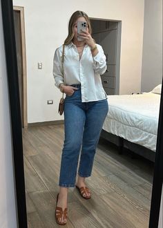 Casual Curvy Outfits, Curvy Casual Outfits, Outfits Con Jeans, Mom Jeans Outfit, Office Casual Outfit, Sassy Outfit, Everyday Fashion Outfits, Easy Trendy Outfits, Classy Work Outfits