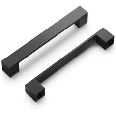 Collection: Contemporary. Country of Origin: China. Included: Two #8-32 x 1 Inch Truss Head Screws & Two #8-32 x 1-1/2 Inch Truss Head Screws. Key Features: The Matte Black finish coordinates with most black interior elements. The true black color is sealed with a low sheen lacquer.. All essential mounting hardware included for an effortless installation. "Go-To" for most spaces. Quick and easy to install. Very DIY friendly. Heritage Designs offers classic cabinet hardware style that will el Classic Cabinet, Black Drawers, Contemporary Cabinets, Decorative Knobs, Kitchen Cabinet Handles, Modern Kitchens, Kitchen Cabinet Design, Kitchen Handles, Cabinet Handles