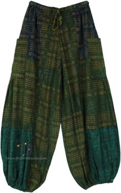 Green Bohemian Relaxed Fit Harem Pants, Green Baggy Harem Pants In Hippie Style, Bohemian Baggy Harem Pants For Spring, Baggy Bohemian Harem Pants For Spring, Baggy Green Hippie Harem Pants, Casual Green Boho Print Bottoms, Casual Cotton Harem Pants With Boho Print, Hippie Bottoms With Pockets For Festivals, Hippie Harem Pants With Elastic Waistband