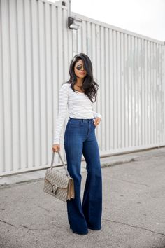 Walk In Wonderland, High Waisted Flare Jeans, Mode Casual, High Waisted Flares, Mode Inspiration, High Waisted Denim, Outfits Casuales, Look Fashion, Autumn Winter Fashion