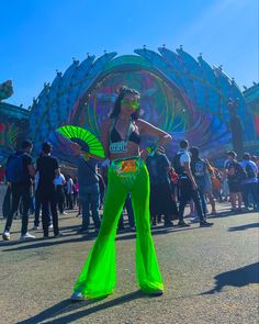 Electric Disco Outfit, Black Light Rave Outfits, Rave Festival Outfit Ideas, Bush Doof, Electric Forest Outfit, Bonnaroo Outfits, Rave Bae, Edc Festival